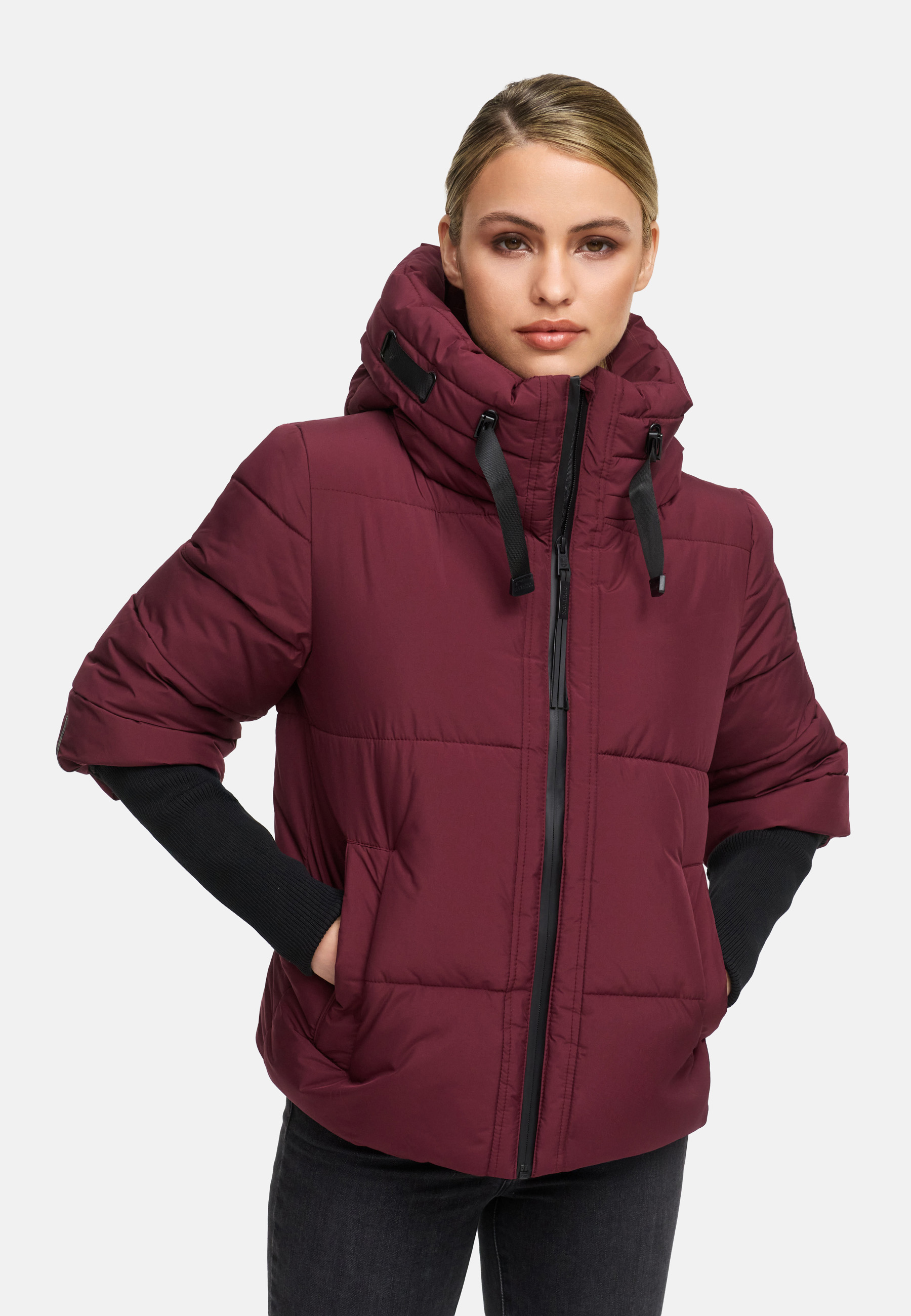 Navahoo Lotusherz Damen Winterjacke – modische, wasserabweisende Steppjacke mit Rippstrickärmeln, hoher Kapuze und figurbetontem Schnitt, ideal für kalte Tage und urbane Outfits.